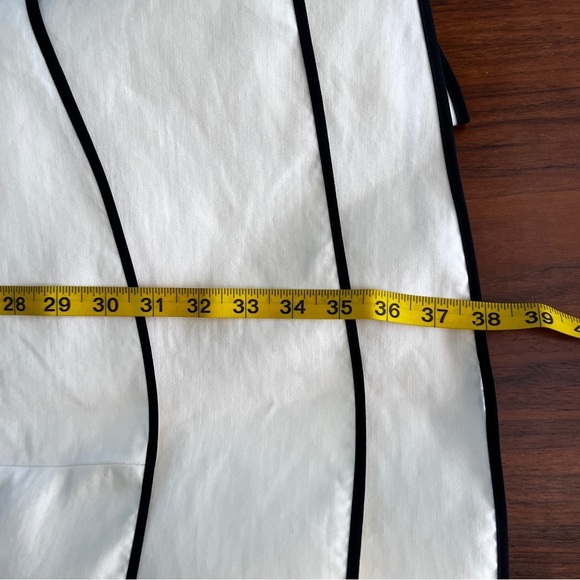 Halston Heritage Structured White Halter Skater Style Dress size 4 - Picture 14 of 14